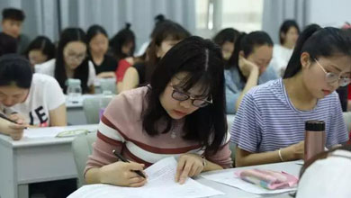 合肥考研輔導(dǎo)班如何選擇？如何正在備考時(shí)調(diào)整心態(tài)？